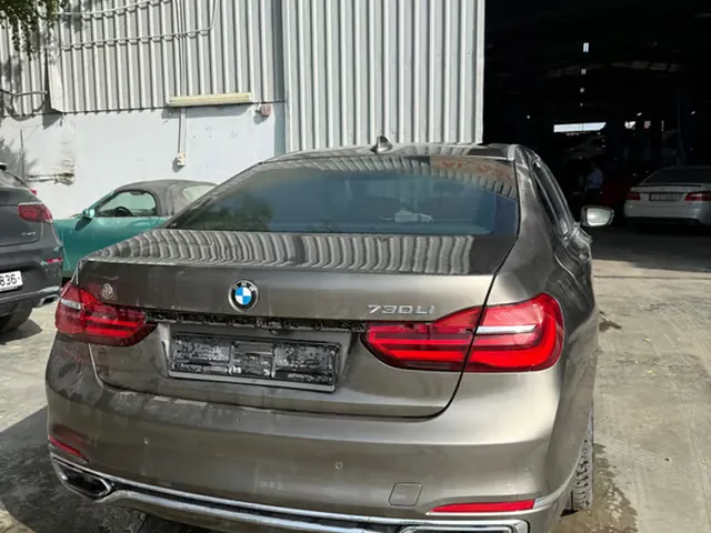صورة 2018 بي إم دبليو الفئة السابعة 730Li