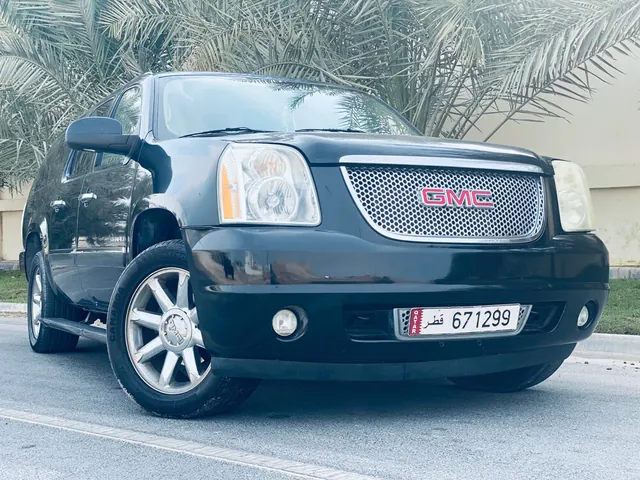 Photo of 2011 GMC Yukon XL Denali
