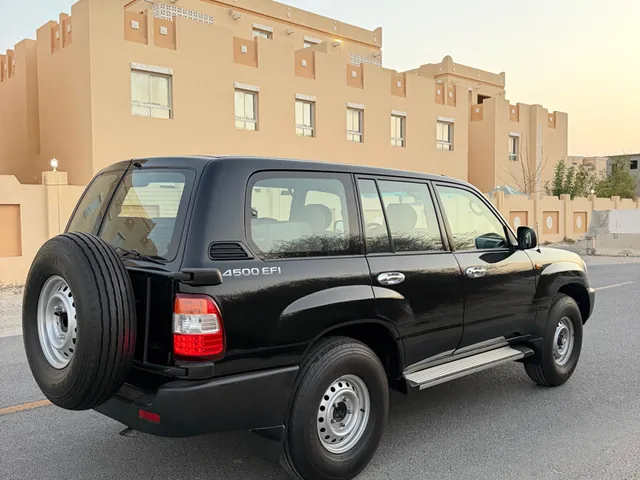 Photo of 2004 Toyota Land Cruiser G