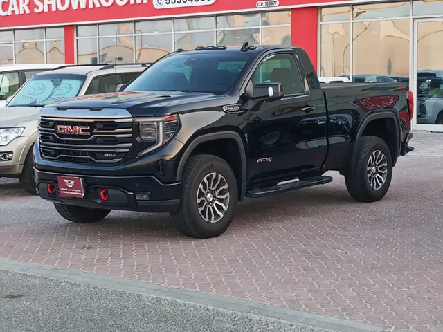 صورة 2023 جي إم سي سييرا 1500 AT4X