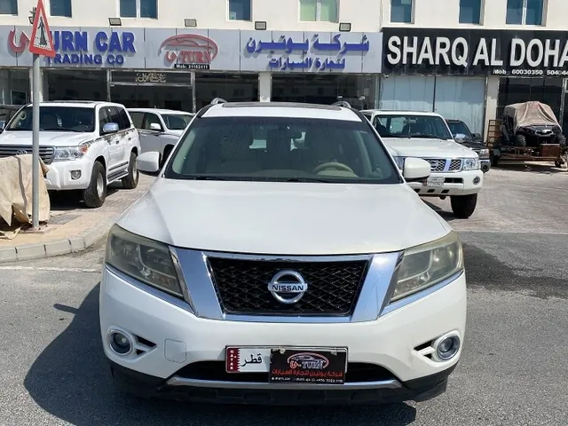 Photo of 2013 Nissan Pathfinder SV