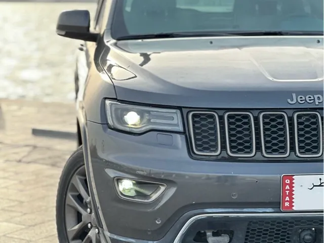 Photo of 2016 Jeep Grand Cherokee Overland