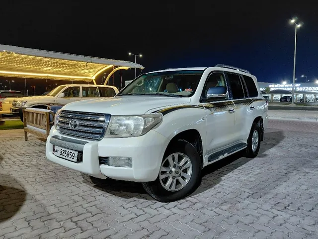 صورة 2011 تويوتا لاند كروزر GXR