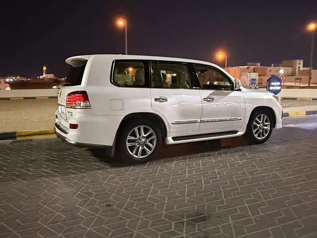 Photo of 2015 Lexus LX 570 S