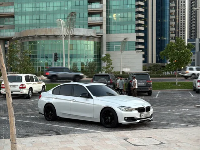Photo of 2014 BMW 3-Series 328i