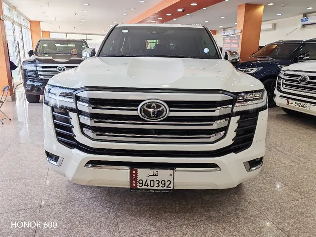 صورة 2024 تويوتا لاند كروزر VXR