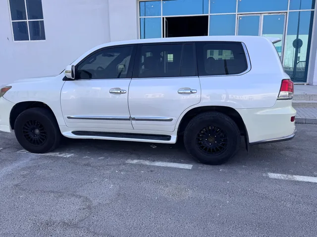 Photo of 2014 Lexus LX 570 S
