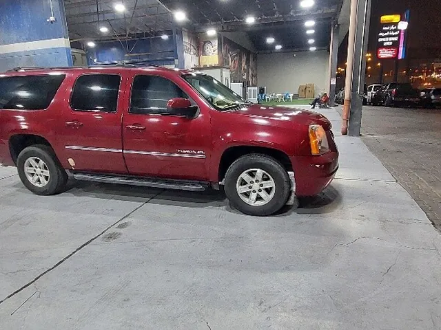 Photo of 2010 GMC Yukon XL SLT