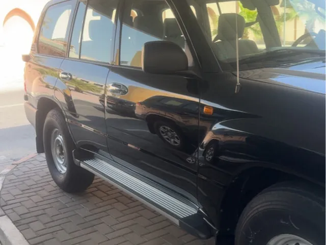 Photo of 1998 Toyota Land Cruiser G