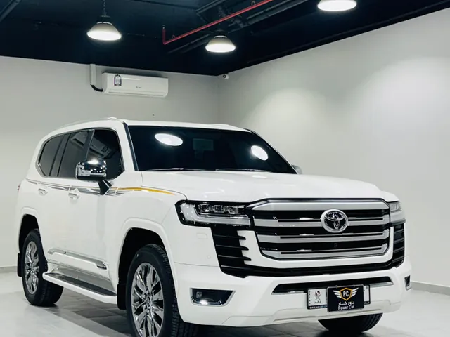 Photo of 2026 Toyota Land Cruiser VX