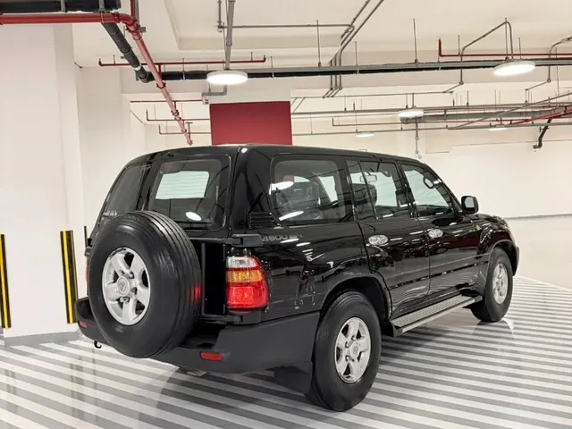 Photo of 2001 Toyota Land Cruiser G