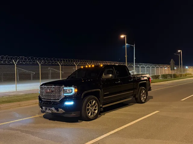 Photo of 2017 GMC Sierra 1500 Denali