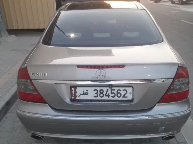 صورة 2009 مرسيدس-بنز E 280