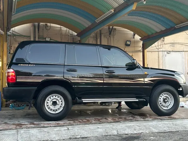 Photo of 2001 Toyota Land Cruiser GX