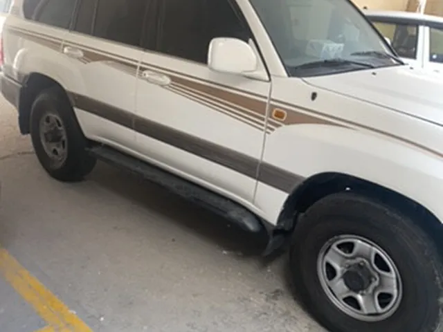 Photo of 2001 Toyota Land Cruiser VXR
