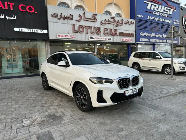 صورة 2023 بي إم دبليو X4