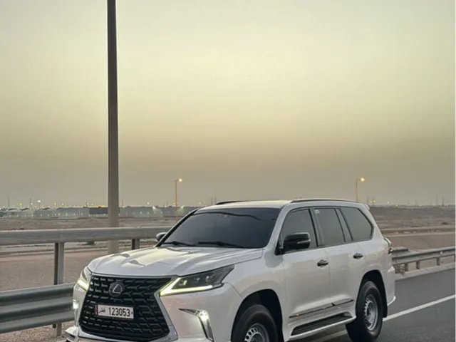 صورة 2018 لكزس LX 600