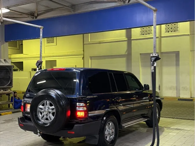 Photo of 2000 Toyota Land Cruiser GX