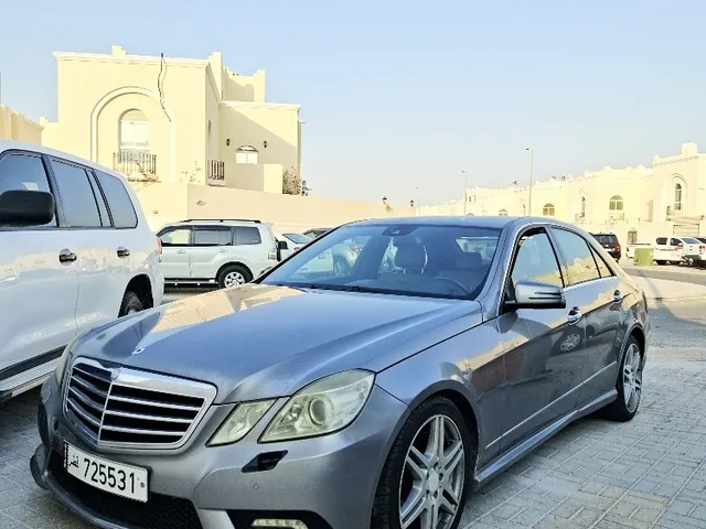 صورة 2010 مرسيدس-بنز E 300
