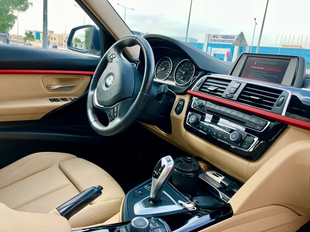 Photo of 2018 BMW 3-Series 318i