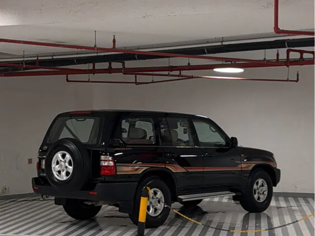 Photo of 2004 Toyota Land Cruiser GX