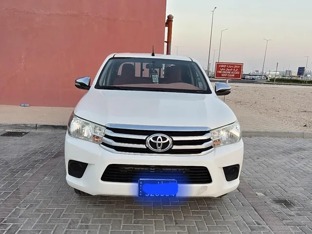 صورة 2020 تويوتا هايلكس SR5