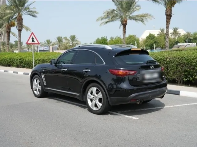 صورة 2011 إنفينيتي QX70 S