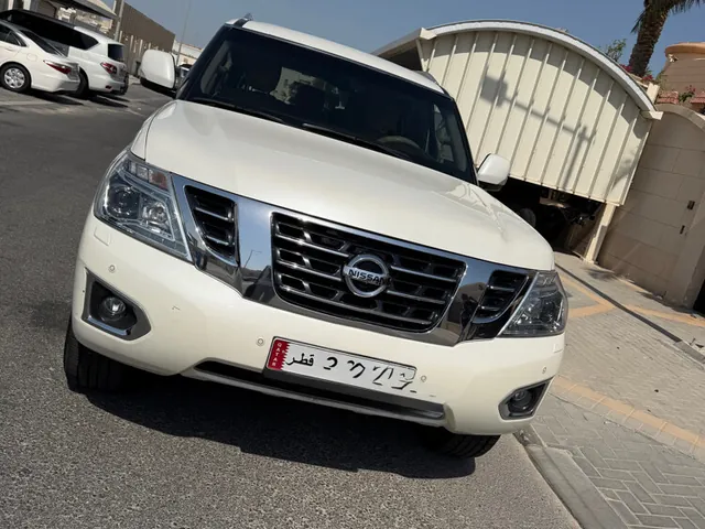 صورة 2014 نيسان باترول بلاتينيوم