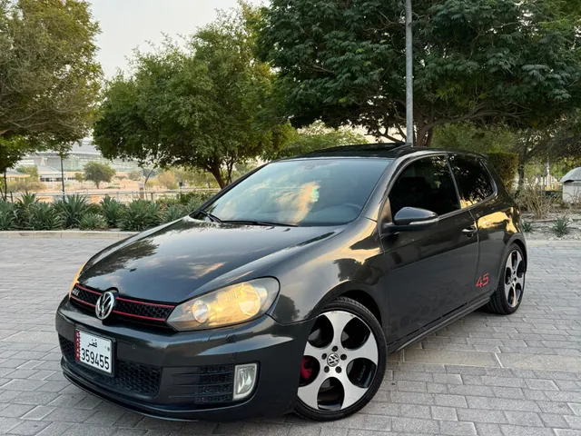 Photo of 2010 Volkswagen Golf GTI