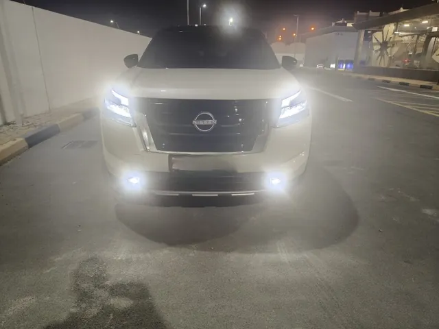 صورة 2022 نيسان باثفايندر SE