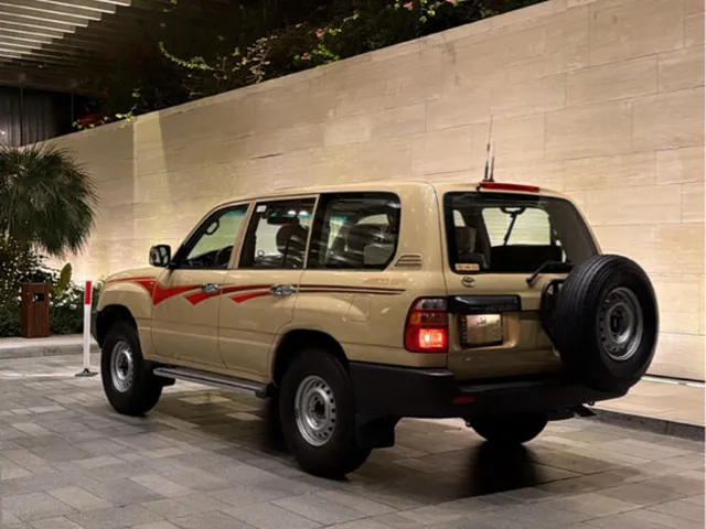 Photo of 2002 Toyota Land Cruiser GX