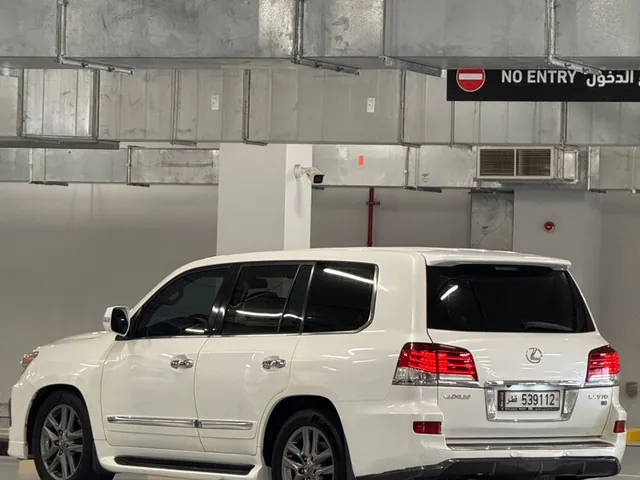 صورة 2014 لكزس LX 570 S