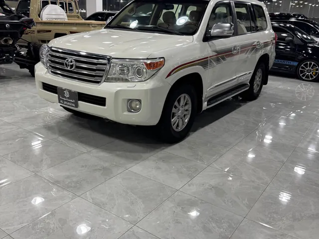 Photo of 2013 Toyota Land Cruiser GXR