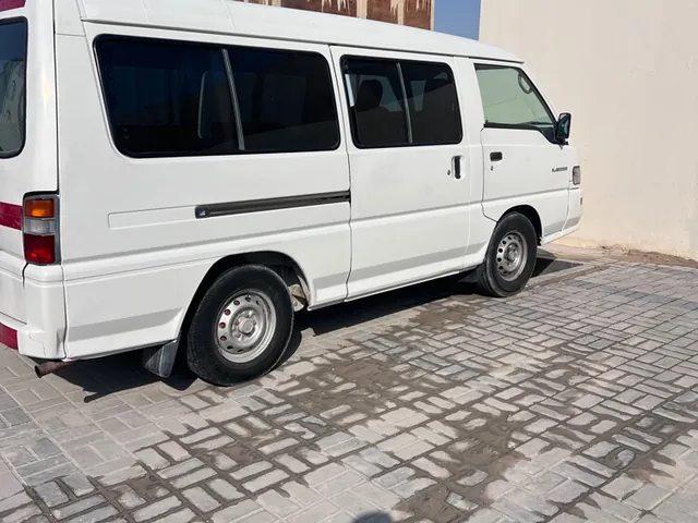 صورة 2013 ميتسوبيشي L300