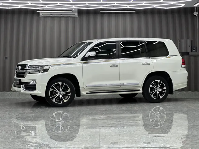 Photo of 2017 Toyota Land Cruiser VXR