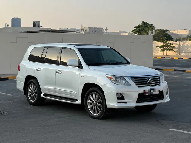 Photo of 2011 Lexus LX 570