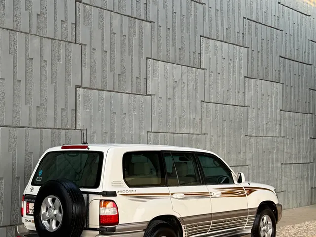 Photo of 2004 Toyota Land Cruiser GXR