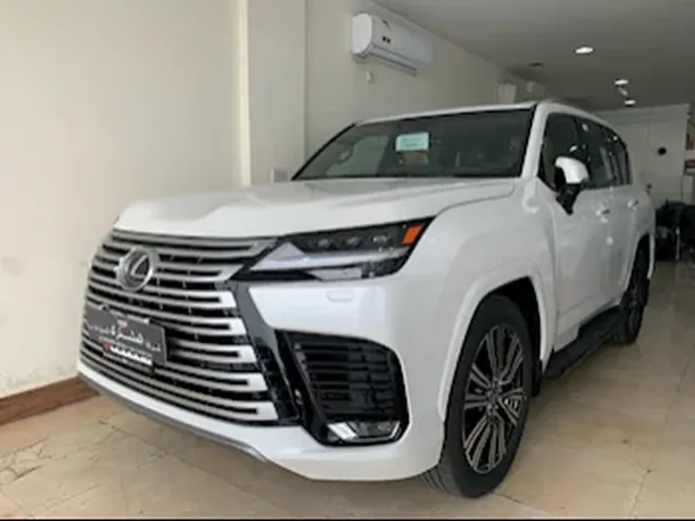 صورة 2025 لكزس LX 600 لكجري