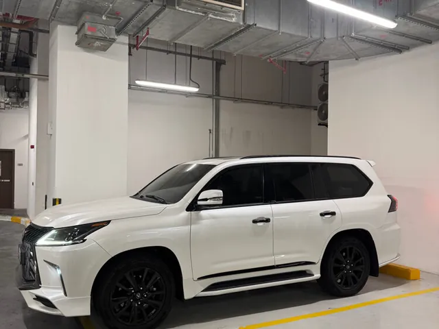 Photo of 2019 Lexus LX 570 Black Edition