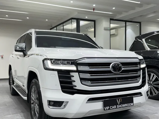 صورة 2025 تويوتا لاند كروزر VXR