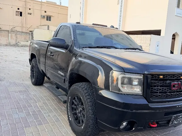 Photo of 2010 GMC Sierra 1500 SLE