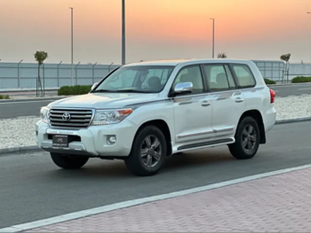 صورة 2015 تويوتا لاند كروزر GXR