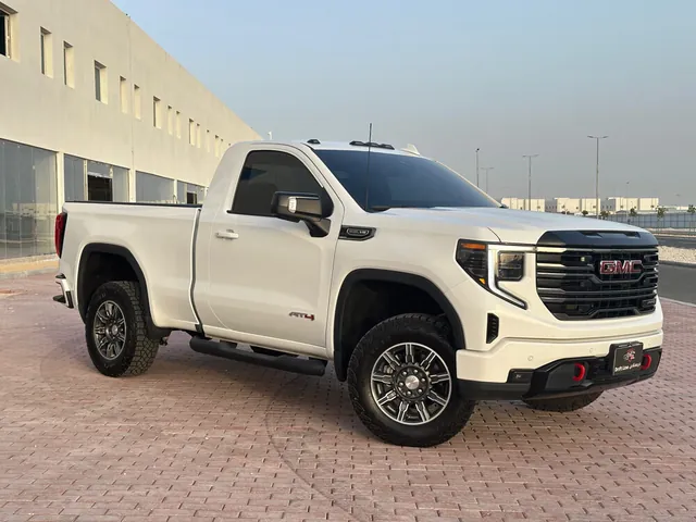 صورة 2025 جي إم سي سييرا 1500 AT4X