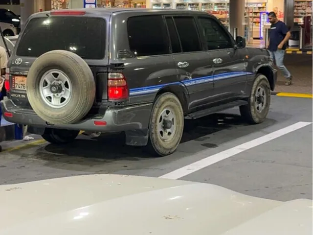 Photo of 2000 Toyota Land Cruiser VXR