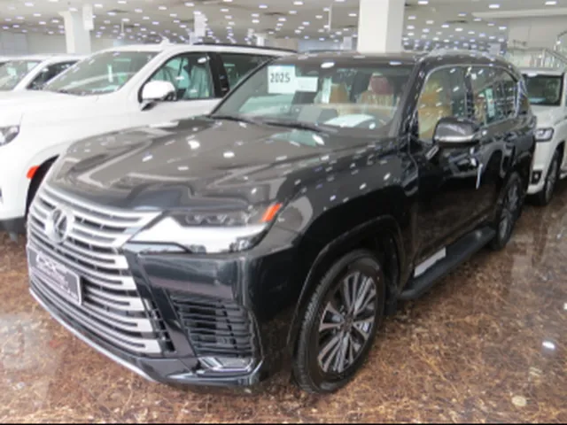 صورة 2025 لكزس LX 600 لكجري
