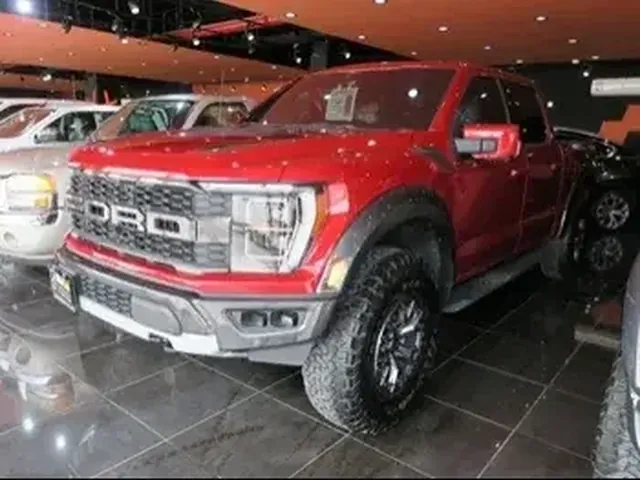 صورة 2021 فورد F-150 رابتور
