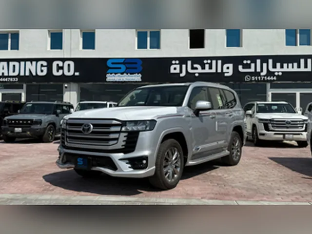 Photo of 2025 Toyota Land Cruiser GXR