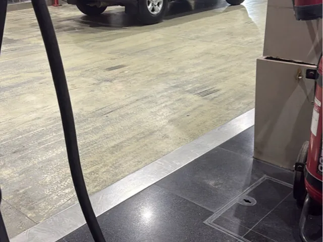Photo of 2006 Toyota Land Cruiser GX