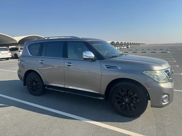 Photo of 2010 Nissan Patrol LE