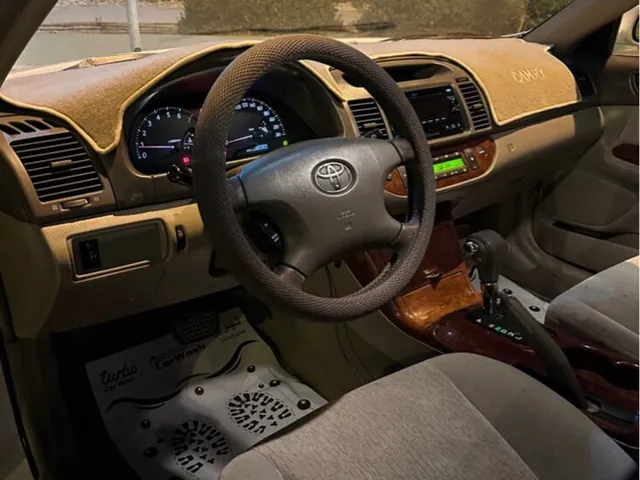 Photo of 2005 Toyota Camry Grande